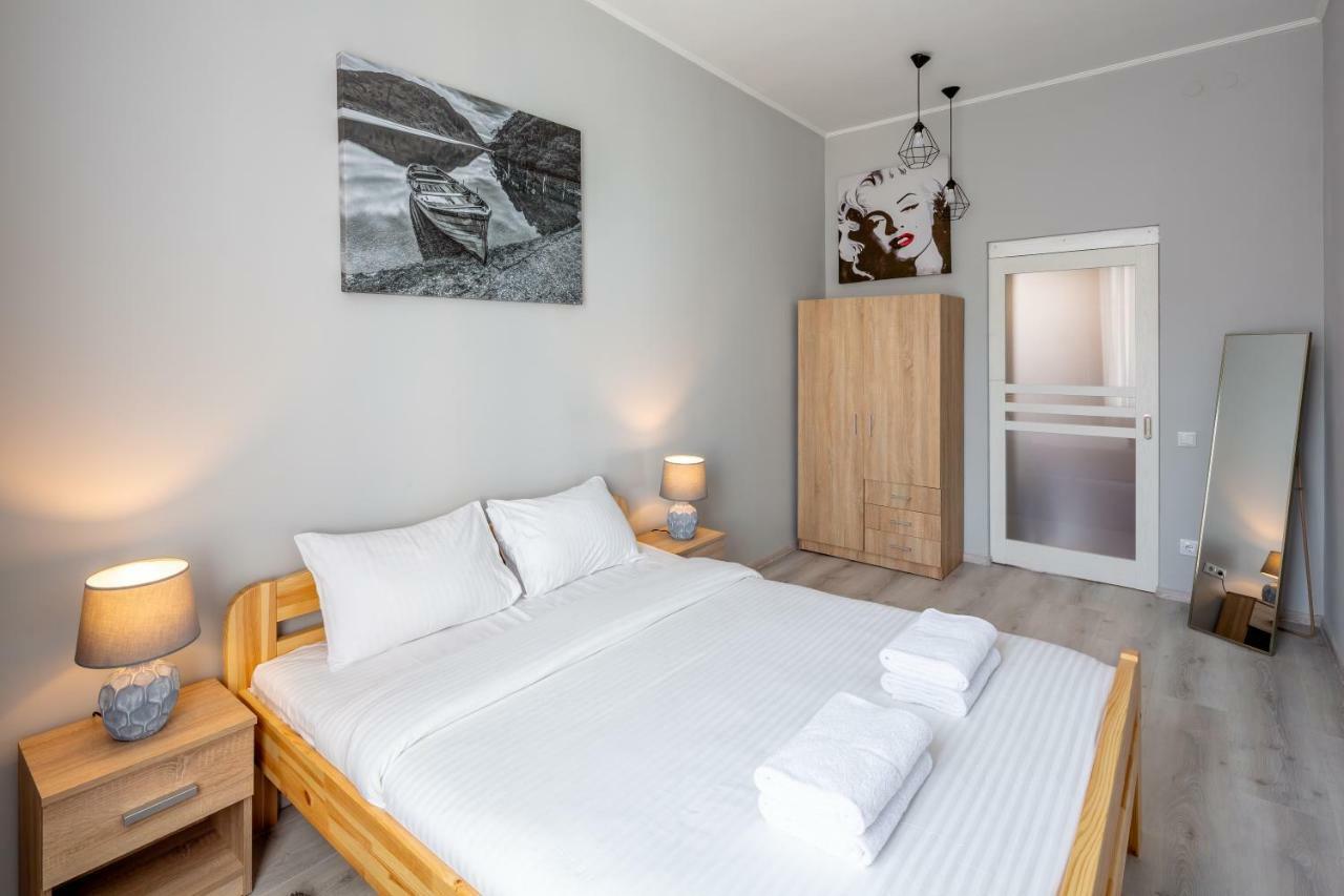 Alfa Apartments Chornovola Lviv Eksteriør billede